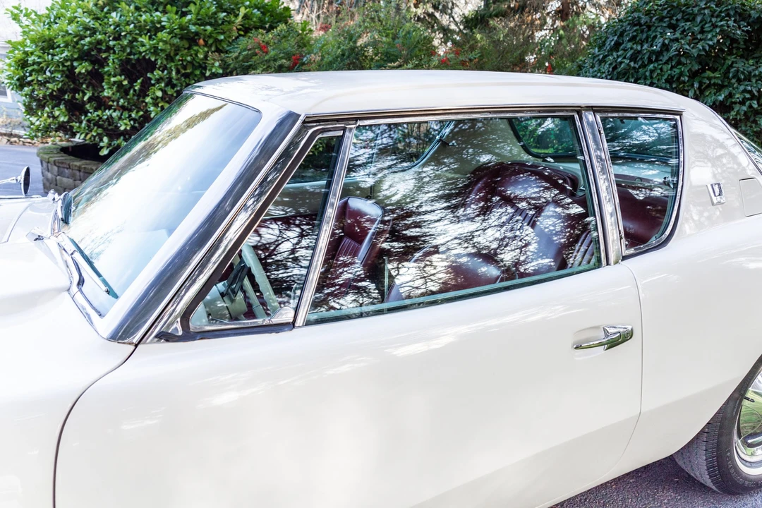 1963 Studebaker Avanti - Image 26 of 31