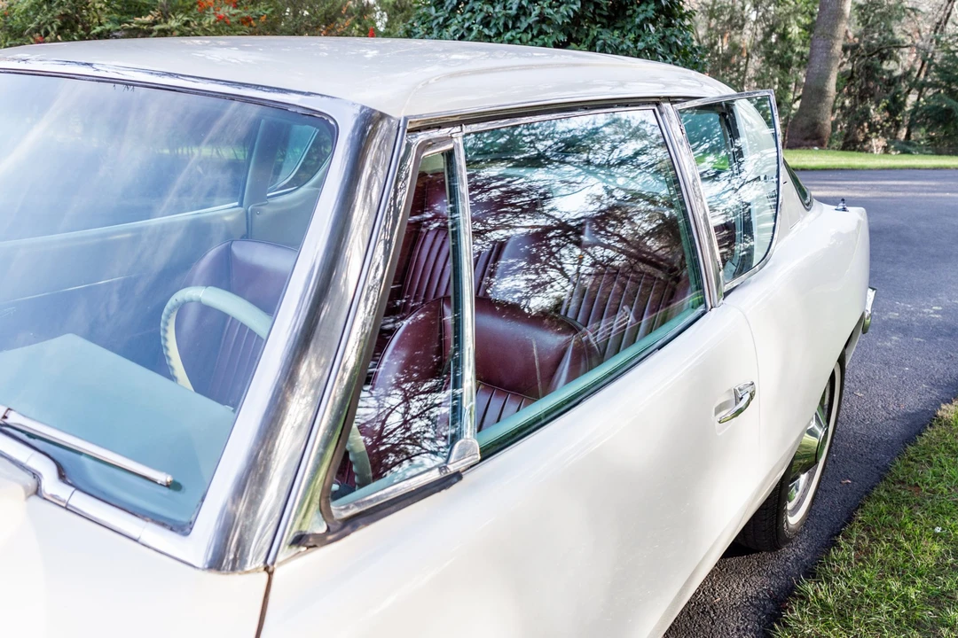 1963 Studebaker Avanti - Image 24 of 31