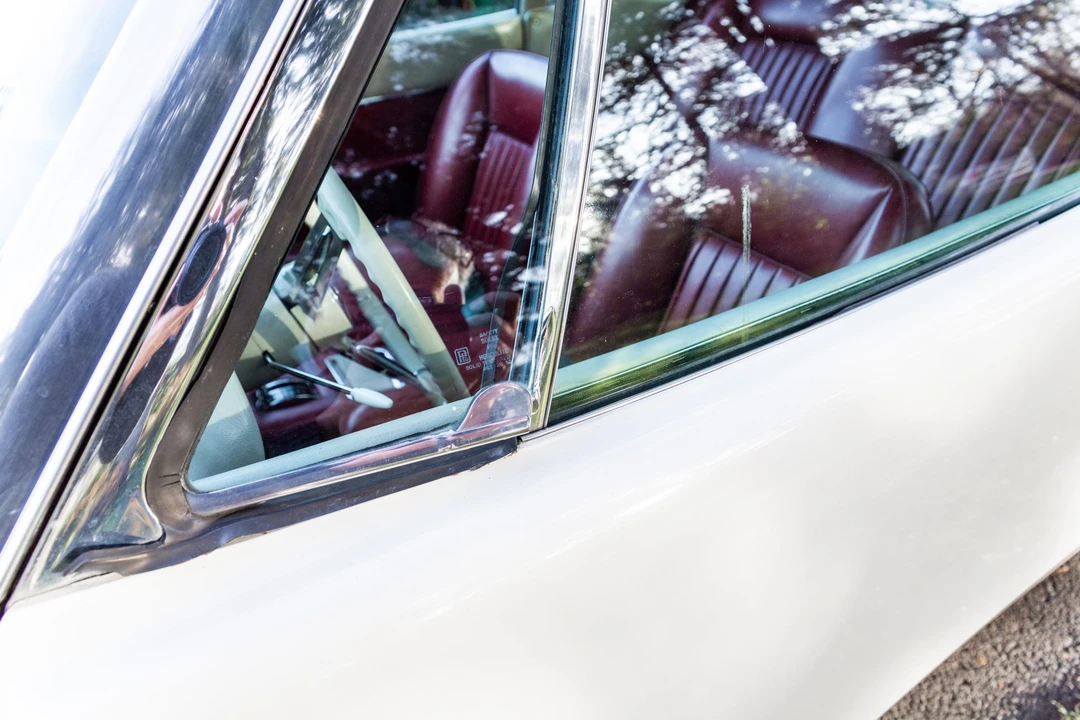 1963 Studebaker Avanti - Image 25 of 31