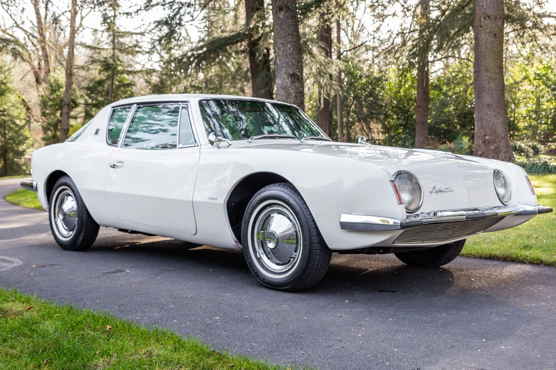1963 Studebaker Avanti - Image 9 of 31