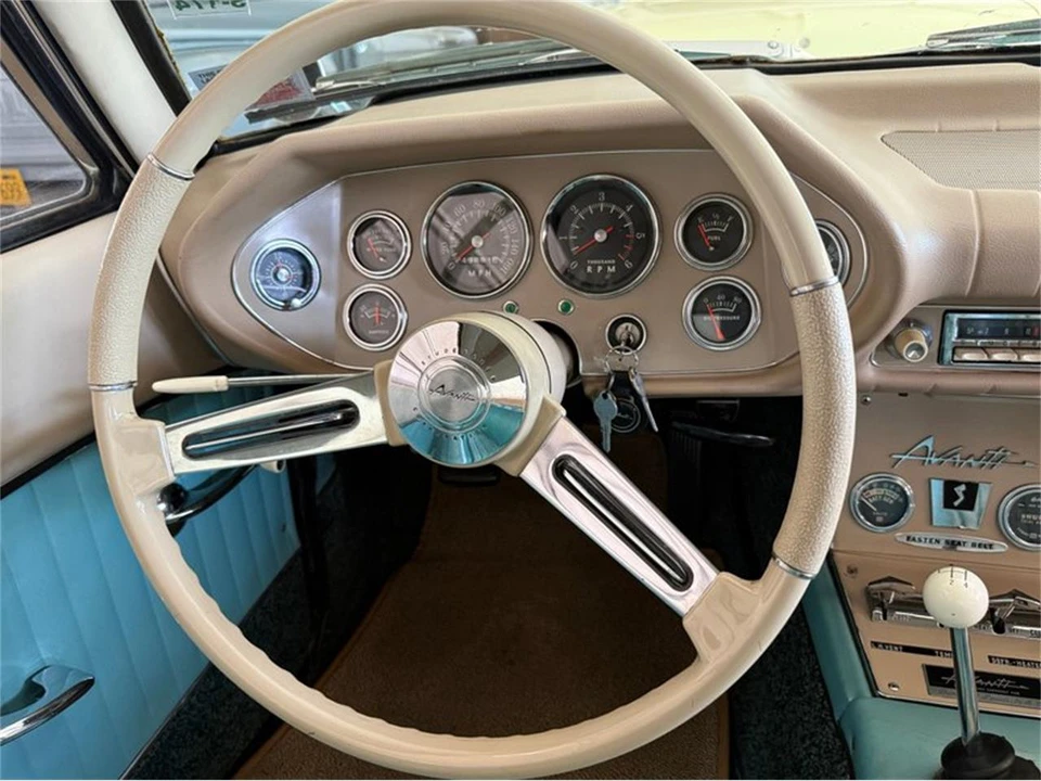 1963 Studebaker Avanti - Image 9 of 9