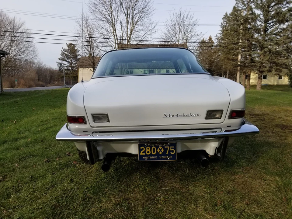 1963 Studebaker Avanti - Image 10 of 31