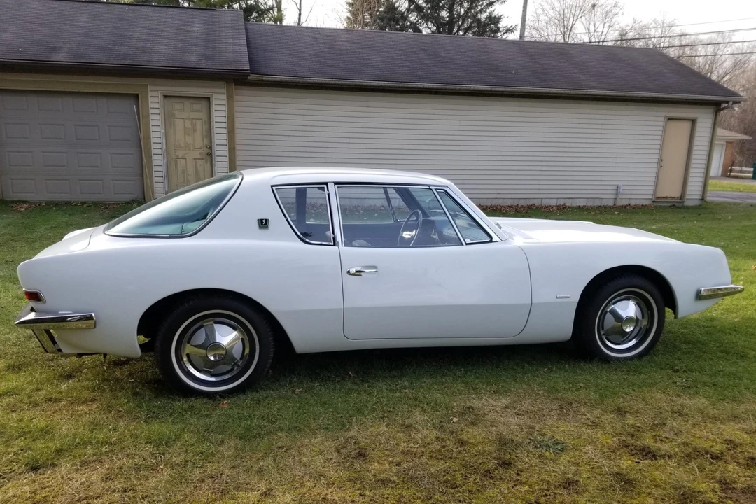 1963 Studebaker Avanti - Image 8 of 31