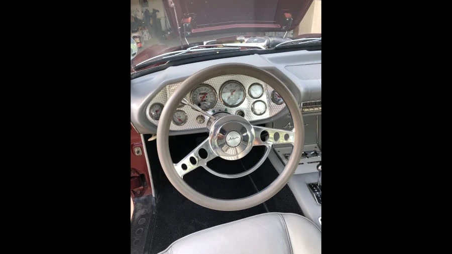 1963 Studebaker Avanti - Image 4 of 9