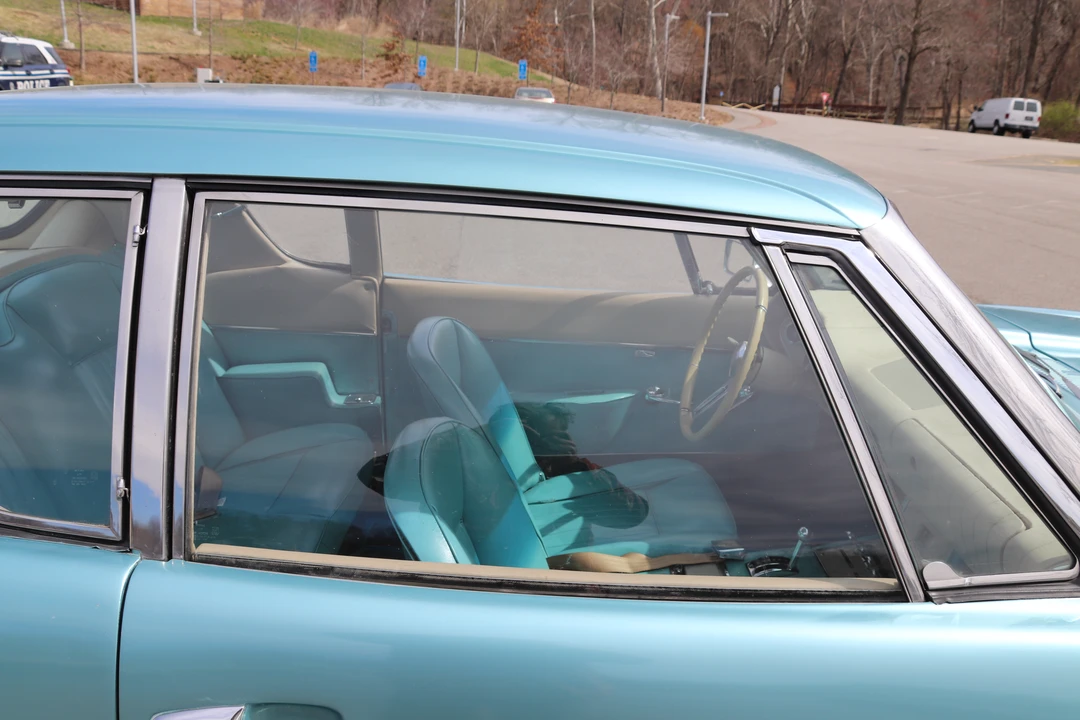 1963 Studebaker Avanti - Image 12 of 31