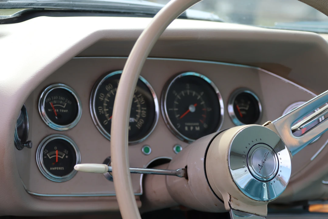 1963 Studebaker Avanti - Image 3 of 31