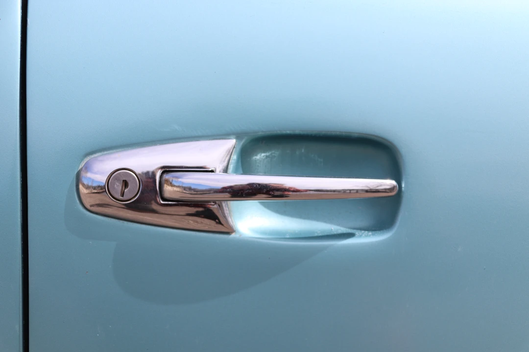 1963 Studebaker Avanti - Image 13 of 31