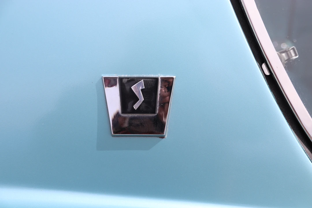 1963 Studebaker Avanti - Image 10 of 31
