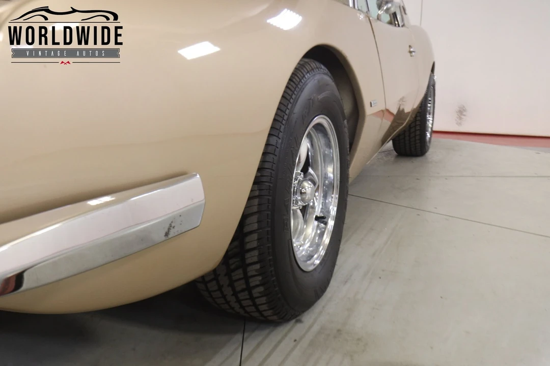 1963 Studebaker Avanti - Image 11 of 12