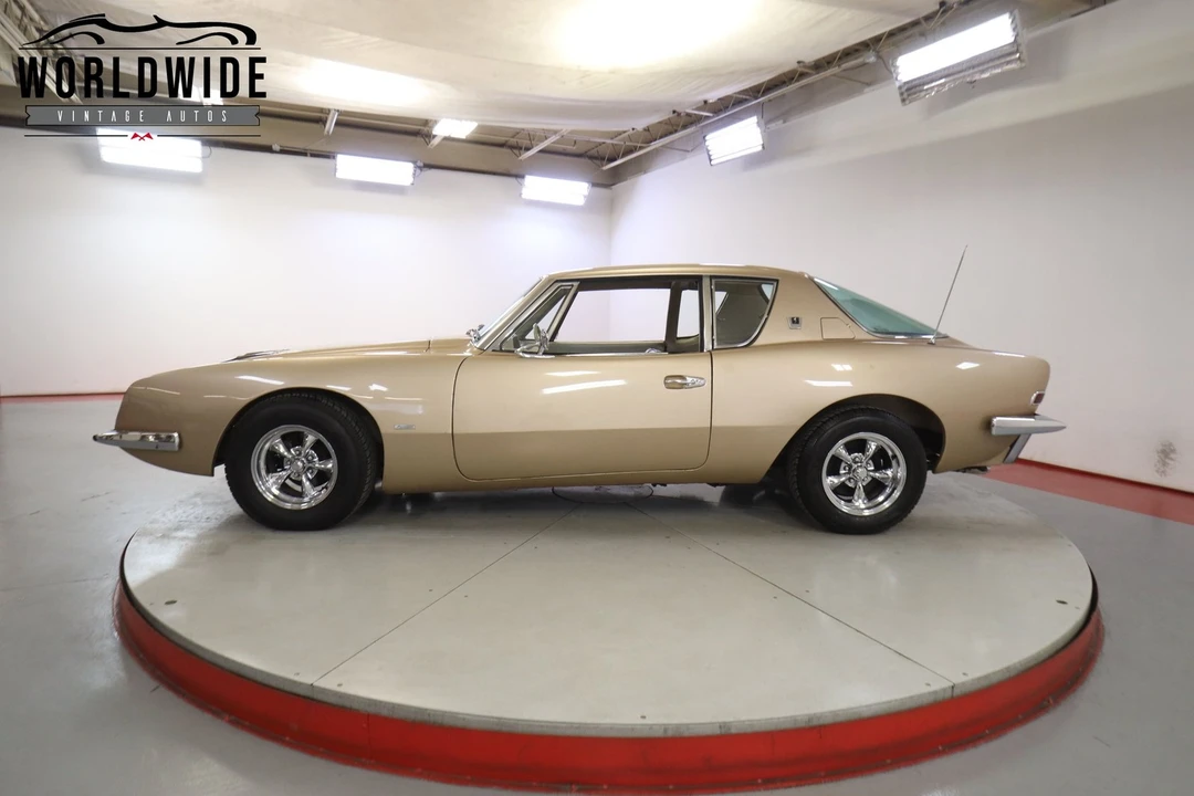 1963 Studebaker Avanti - Image 3 of 12