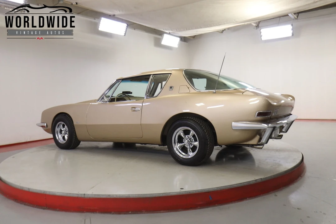 1963 Studebaker Avanti - Image 5 of 12