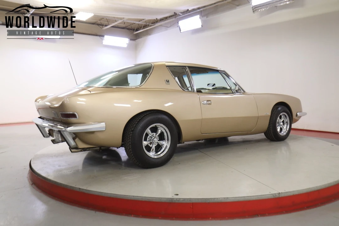 1963 Studebaker Avanti - Image 6 of 12
