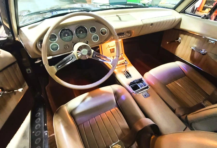 1963 Studebaker Avanti - Image 10 of 13