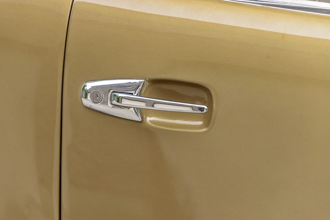 1963 Studebaker Avanti - Image 25 of 31