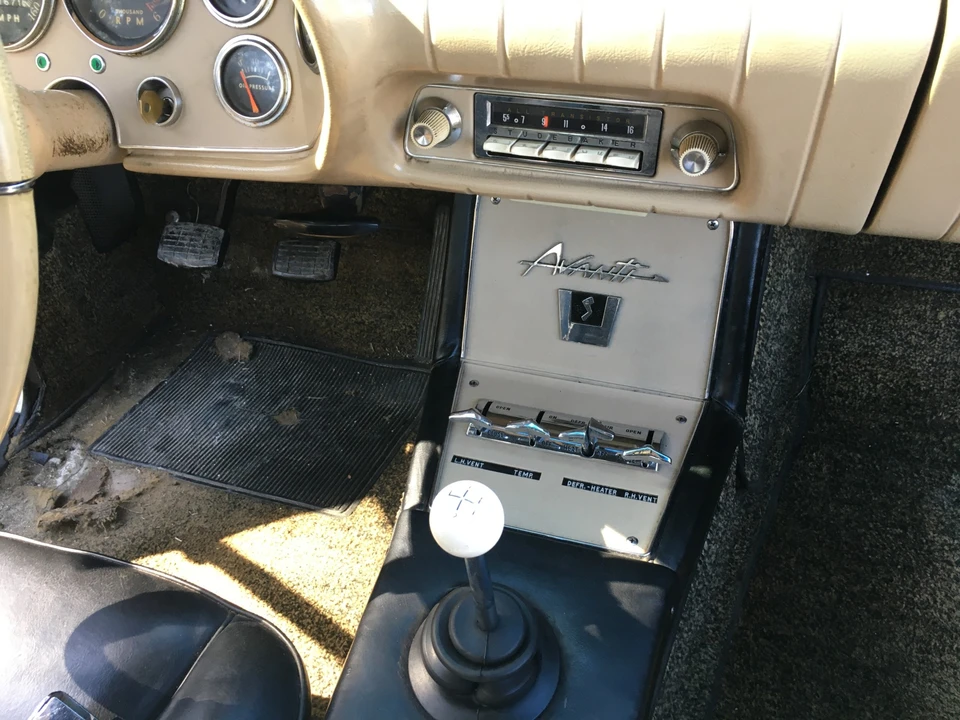 1963 Studebaker Avanti - Image 30 of 31