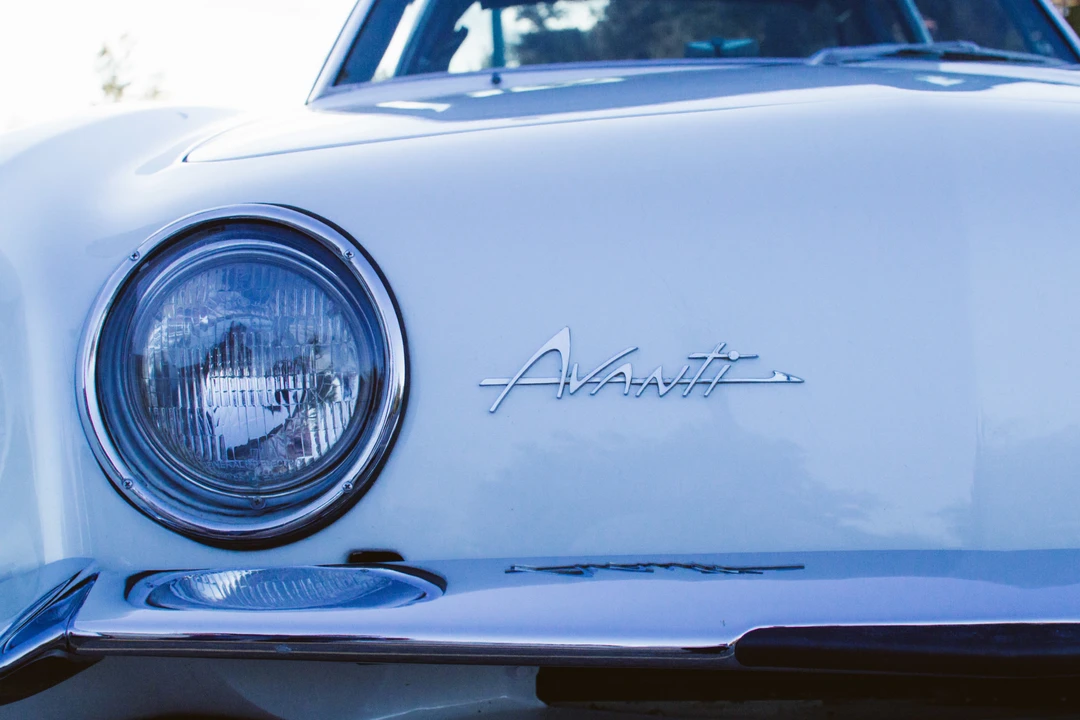 1963 Studebaker Avanti - Image 28 of 31