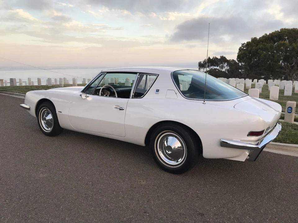 1963 Studebaker Avanti - Image 9 of 31