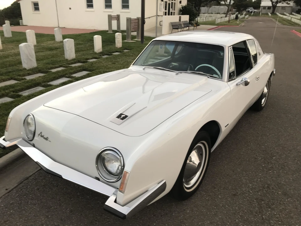 1963 Studebaker Avanti - Image 4 of 31