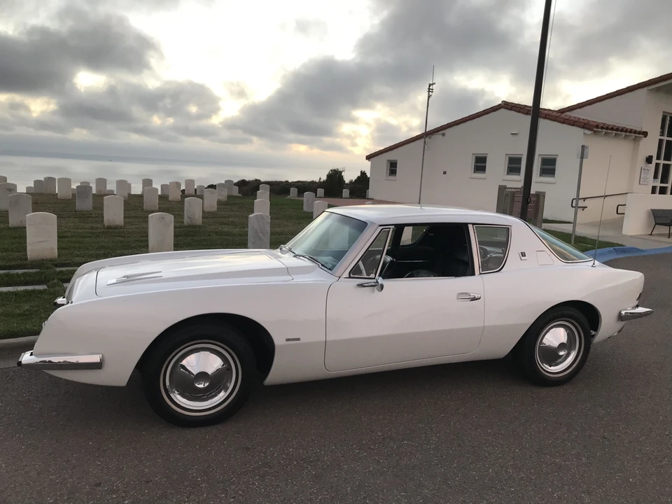 1963 Studebaker Avanti - Image 8 of 31