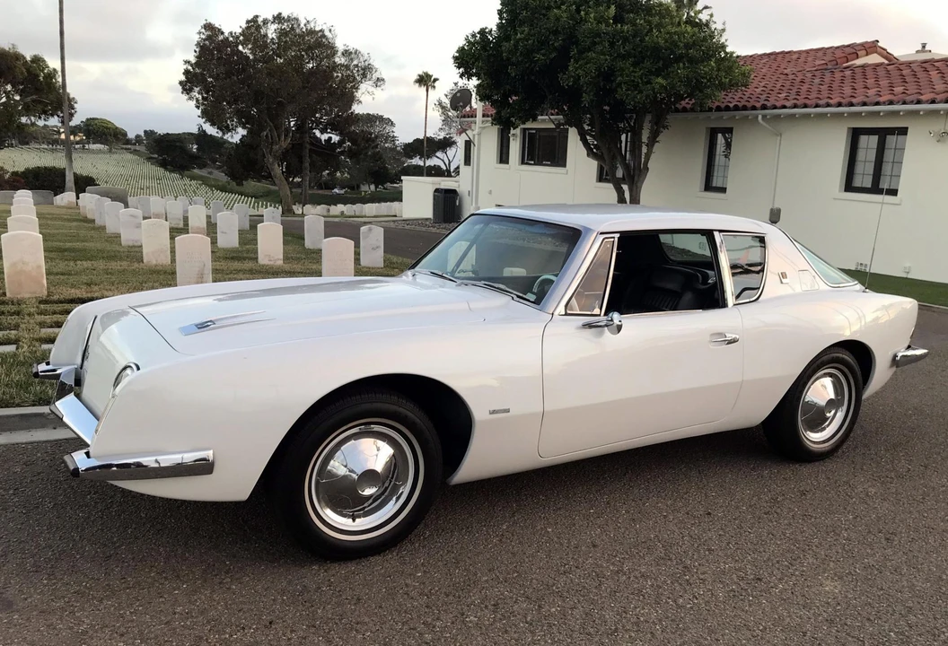 1963 Studebaker Avanti - Image 7 of 31