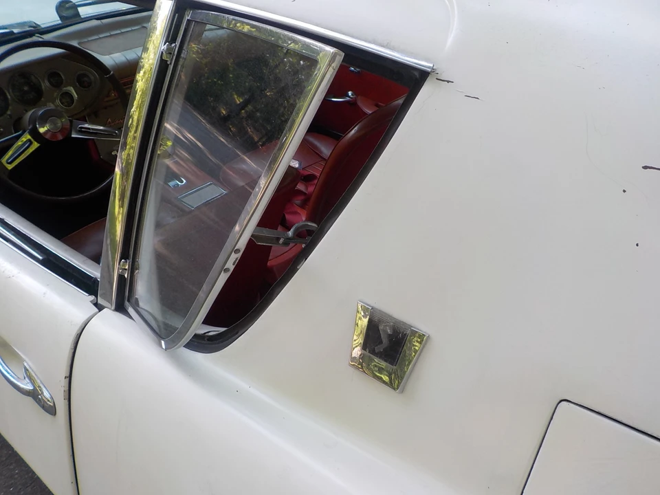 1963 Studebaker Avanti - Image 18 of 31
