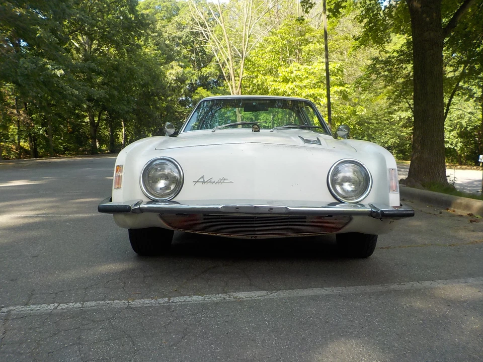 1963 Studebaker Avanti - Image 9 of 31