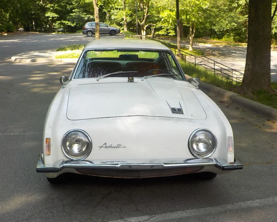 1963 Studebaker Avanti - Image 10 of 31