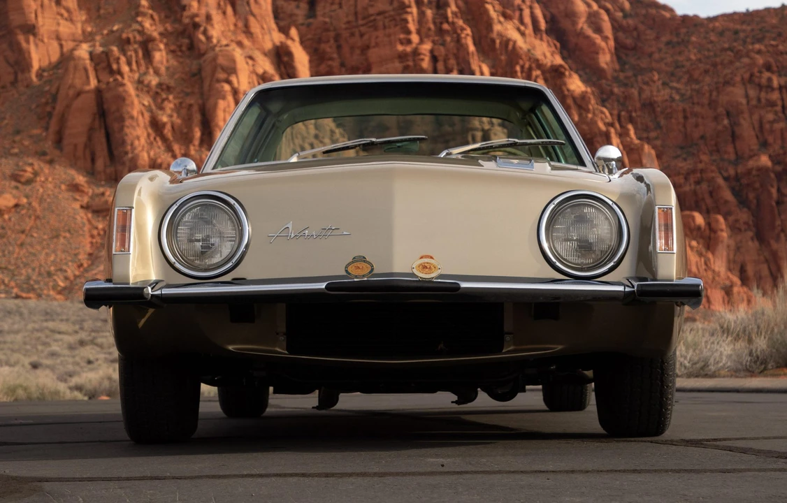 1963 Studebaker Avanti - Image 18 of 31