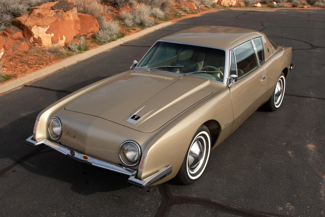 1963 Studebaker Avanti - Image 2 of 31