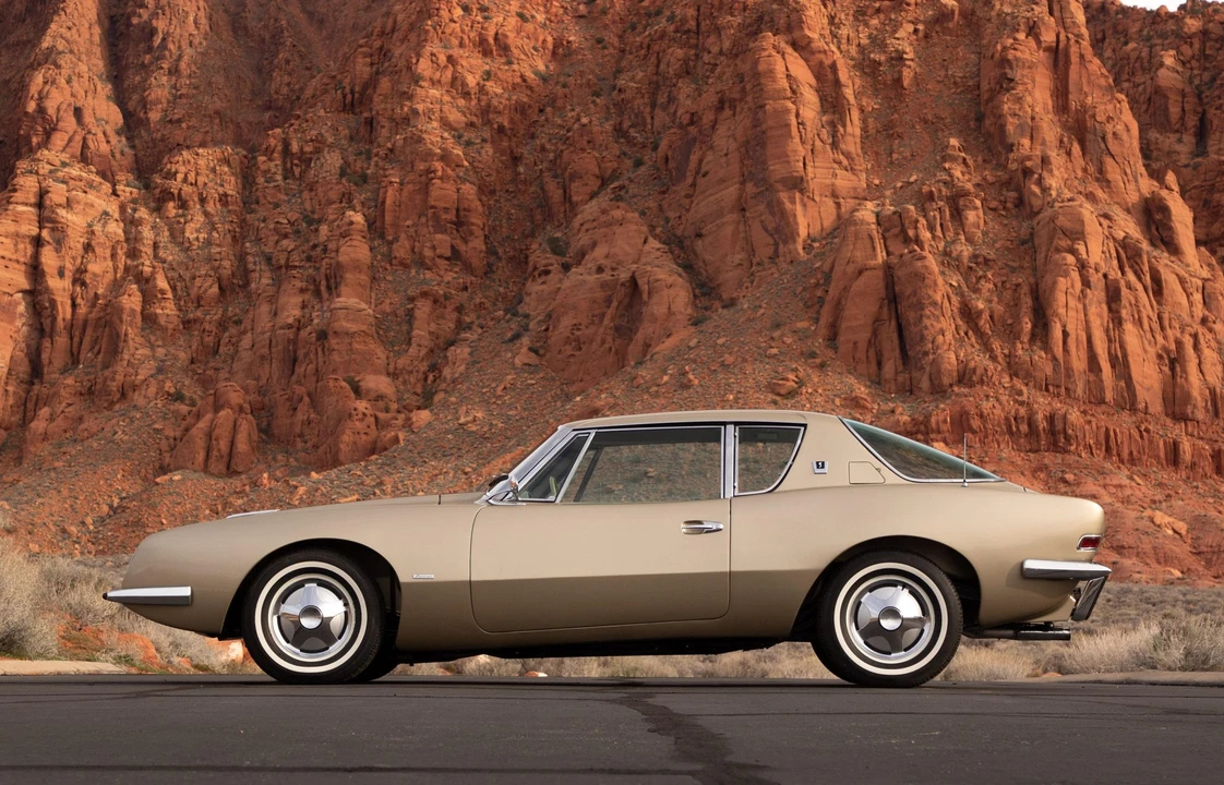 1963 Studebaker Avanti - Image 4 of 31