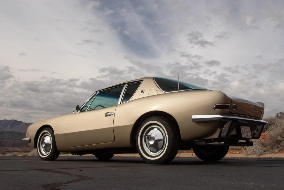 1963 Studebaker Avanti - Image 5 of 31