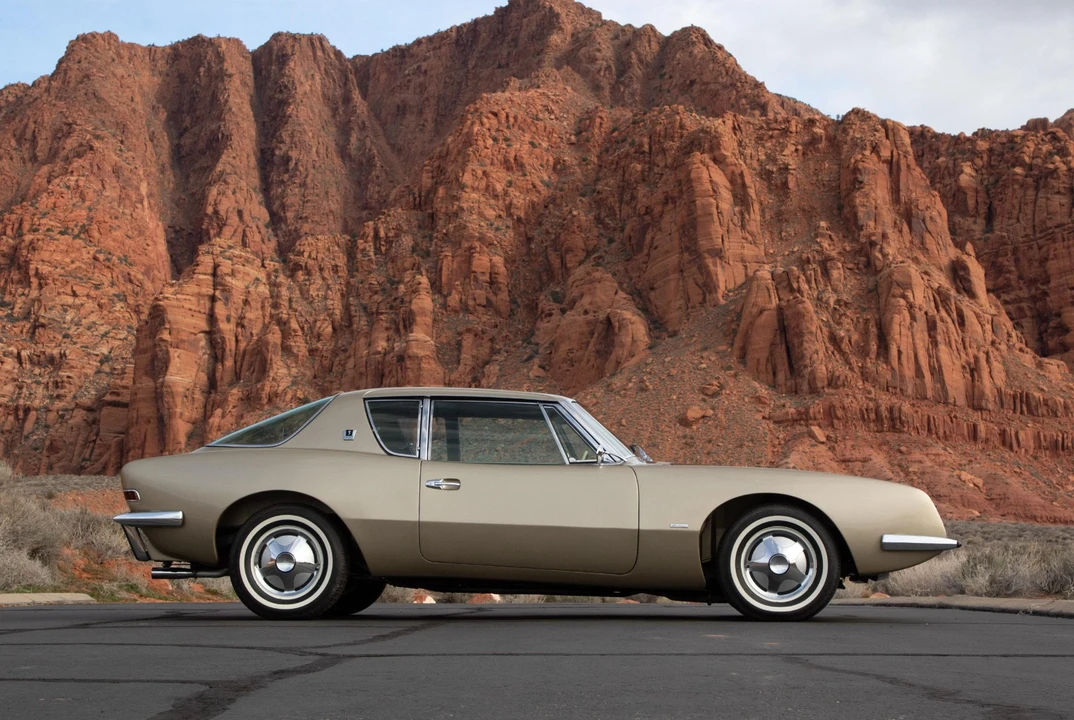 1963 Studebaker Avanti - Image 14 of 31