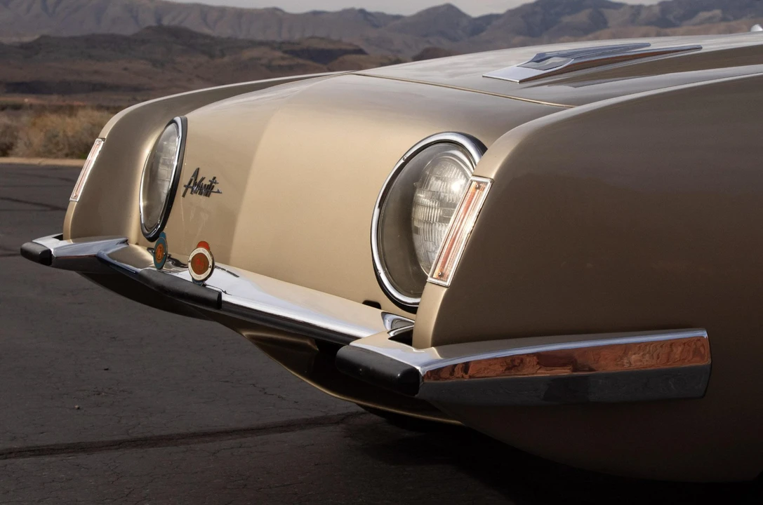 1963 Studebaker Avanti - Image 25 of 31