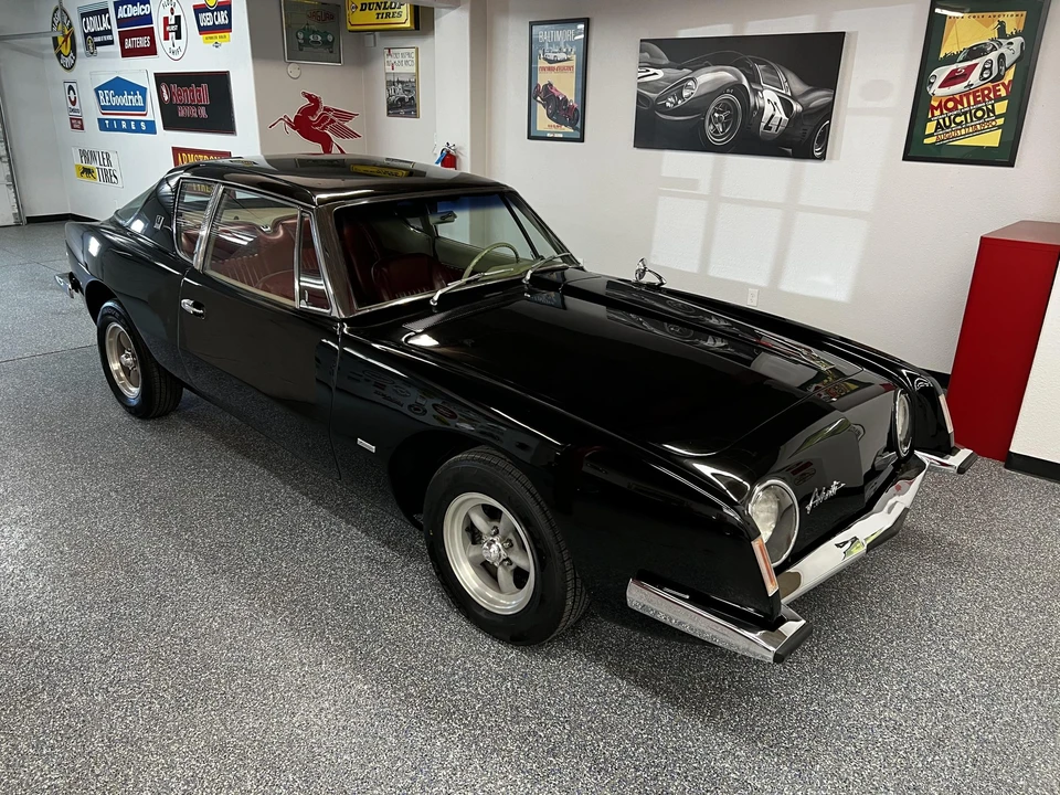1963 Studebaker Avanti - Image 10 of 31