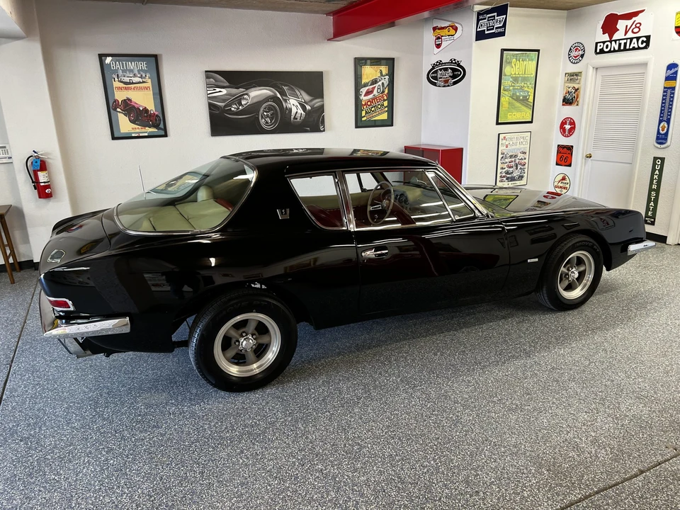 1963 Studebaker Avanti - Image 12 of 31
