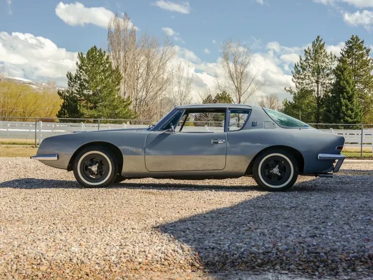 1963 Studebaker Avanti - Image 6 of 11