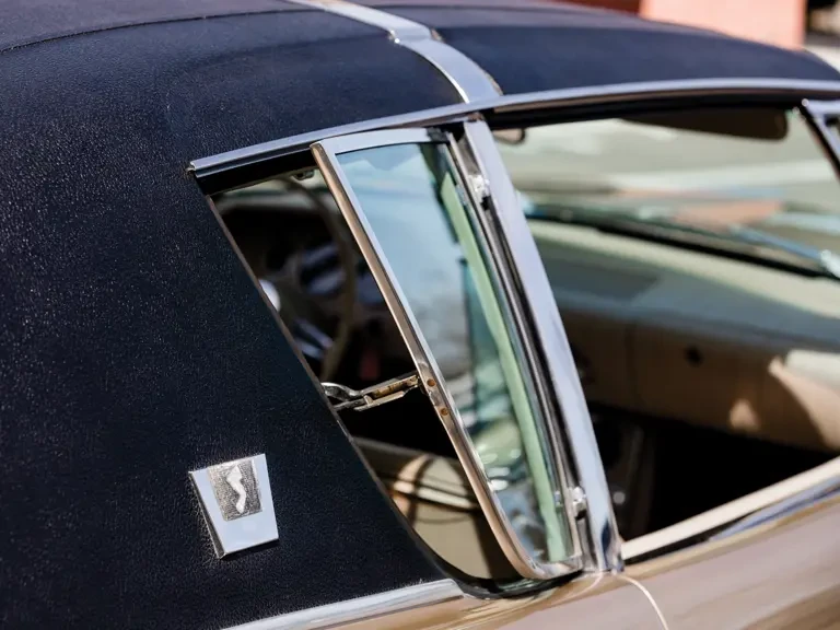 1963 Studebaker Avanti - Image 30 of 31