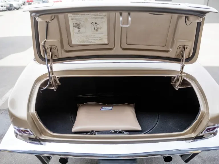 1963 Studebaker Avanti - Image 19 of 31