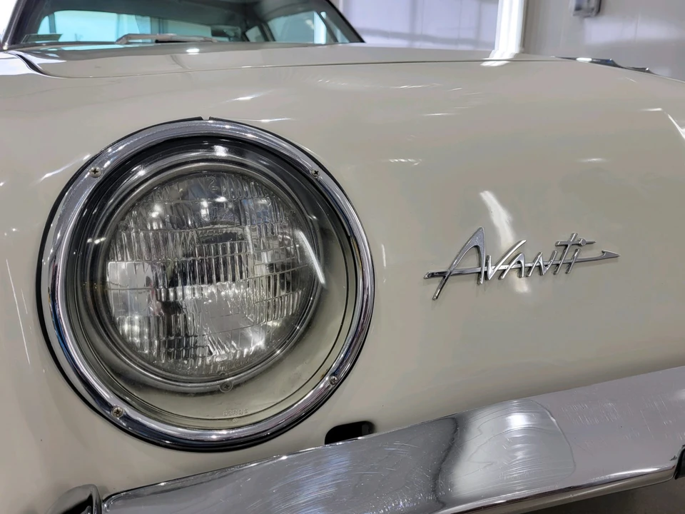 1963 Studebaker Avanti - Image 23 of 31