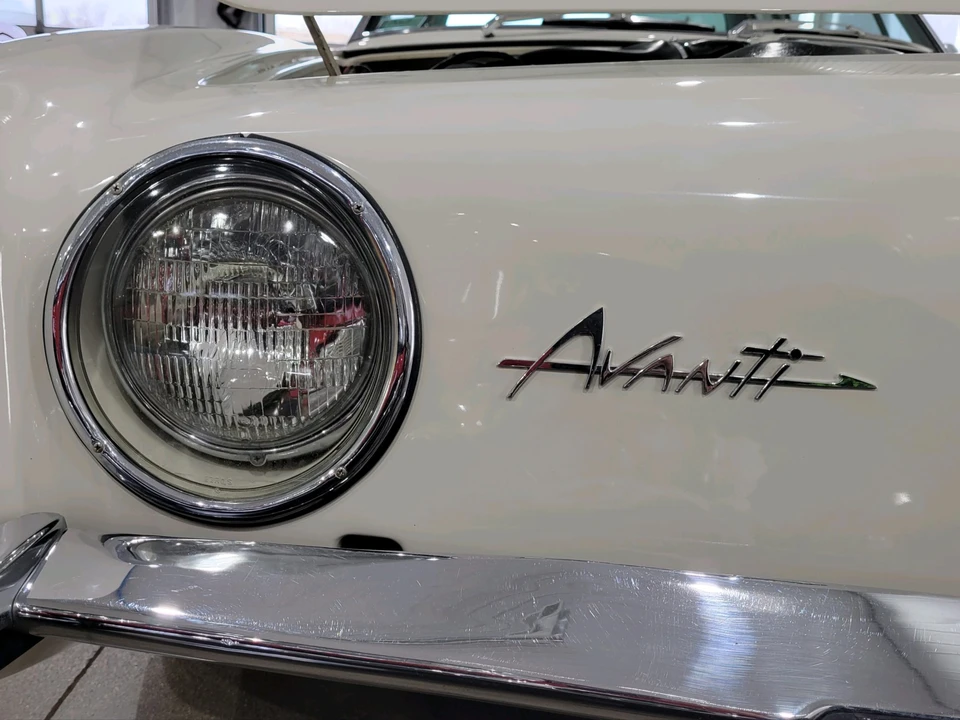 1963 Studebaker Avanti - Image 22 of 31