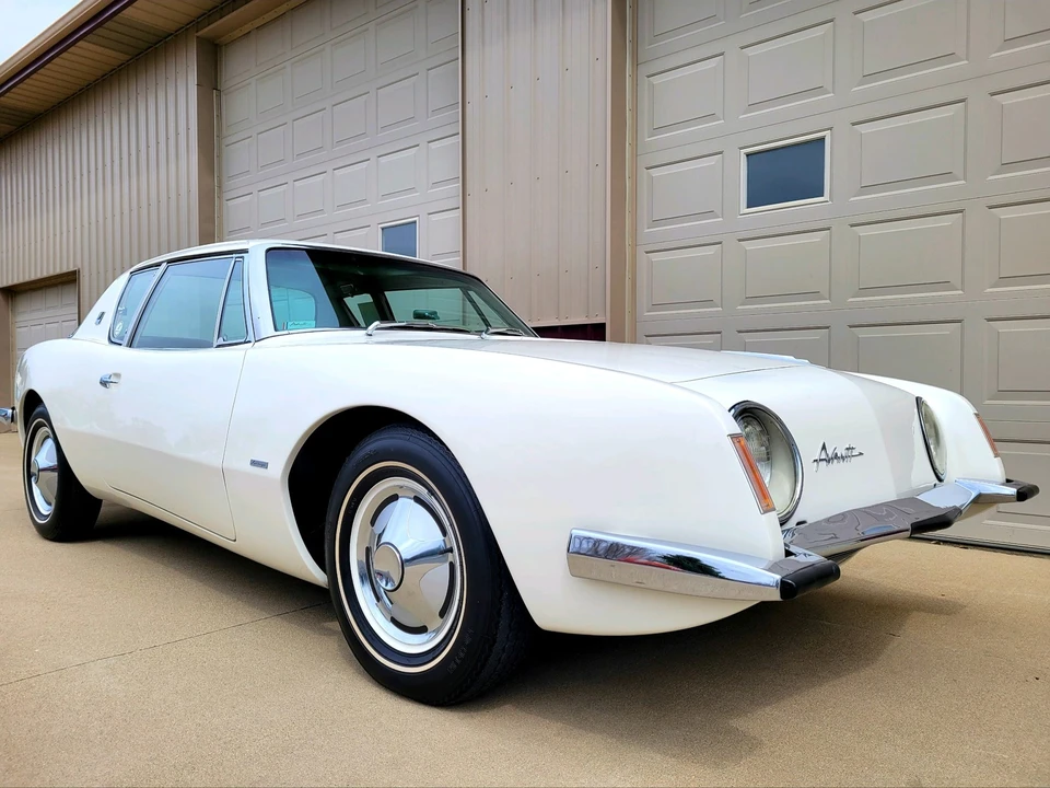 1963 Studebaker Avanti - Image 15 of 31