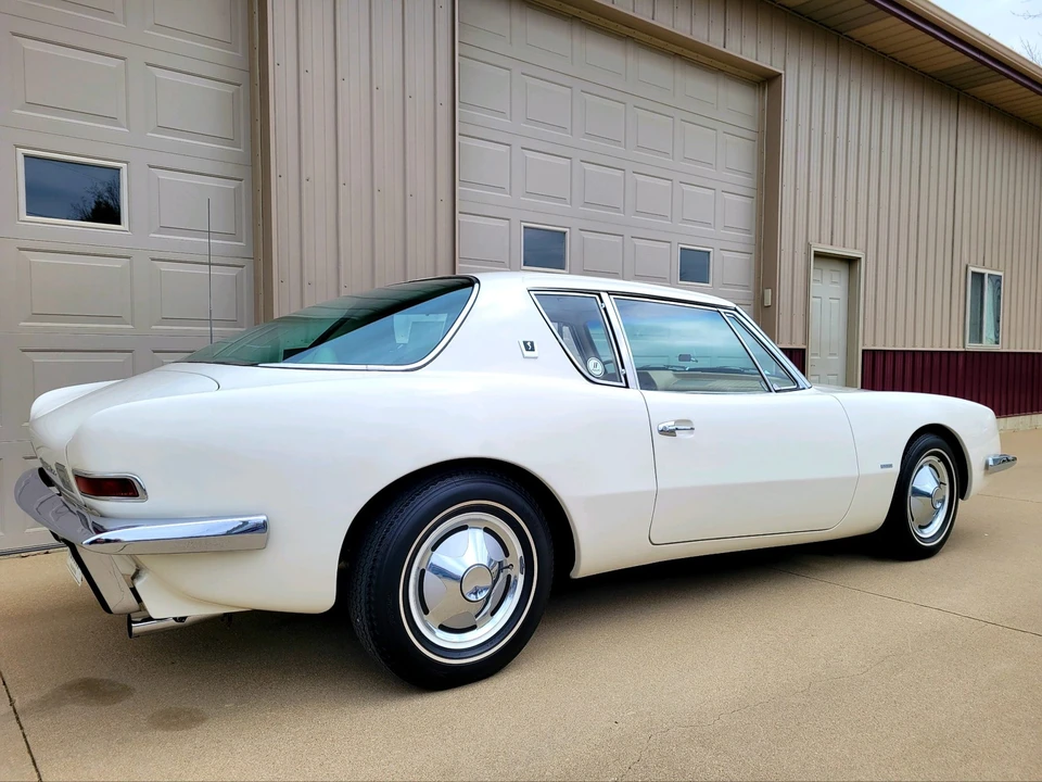 1963 Studebaker Avanti - Image 10 of 31