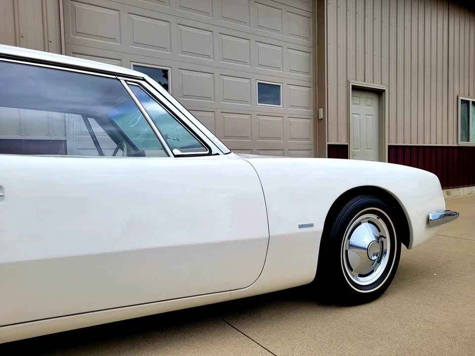 1963 Studebaker Avanti - Image 16 of 31