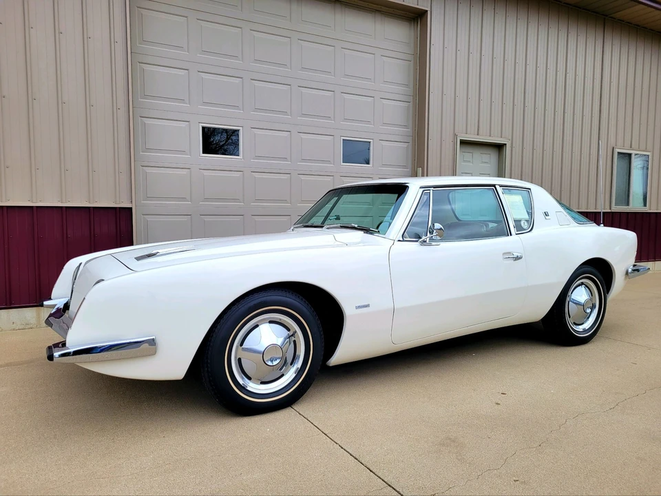 1963 Studebaker Avanti - Image 5 of 31