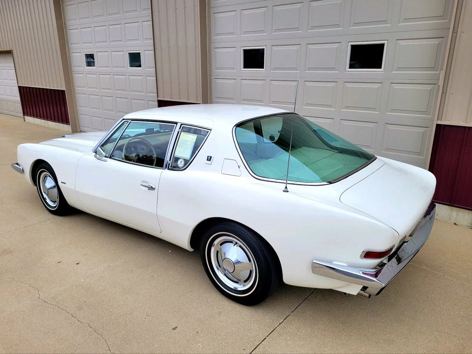 1963 Studebaker Avanti - Image 8 of 31