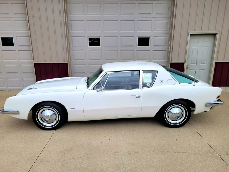 1963 Studebaker Avanti - Image 6 of 31