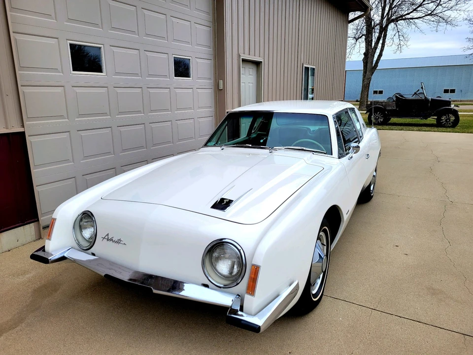 1963 Studebaker Avanti - Image 2 of 31