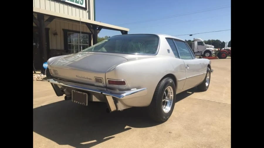 1963 Studebaker Avanti - Image 10 of 26