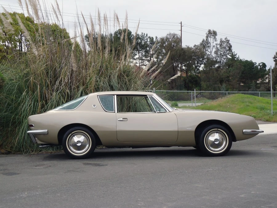 1963 Studebaker Avanti - Image 2 of 10