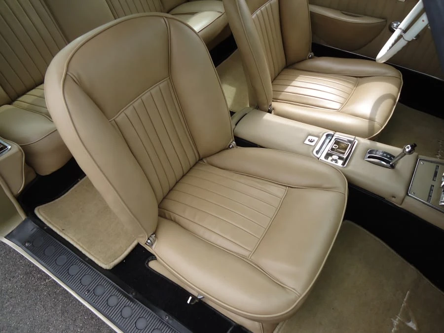 1963 Studebaker Avanti - Image 5 of 10